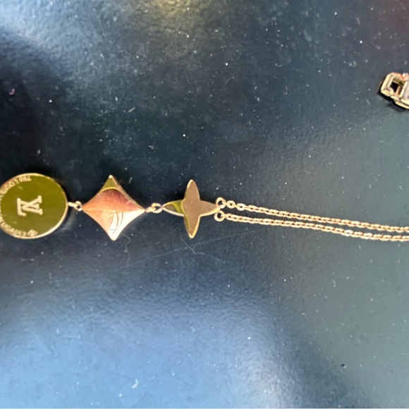 Authentic Louis Vuitton 18k gold necklace - Picture 6 of 7
